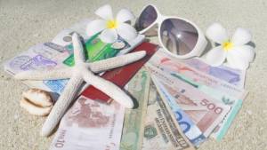 Какими валютами жители Беларуси платят за рубежом