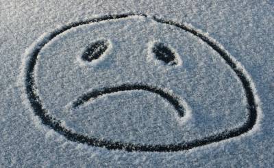 Почему в зимний период возрастает уровень тревожности и депрессии?