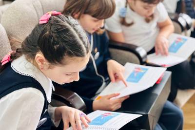 МТС провел в минской школе обучающее занятие по защите от кибербуллинга