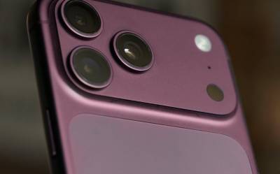 Вирусное видео с iPhone 18 Pro Max в магазине — фейк